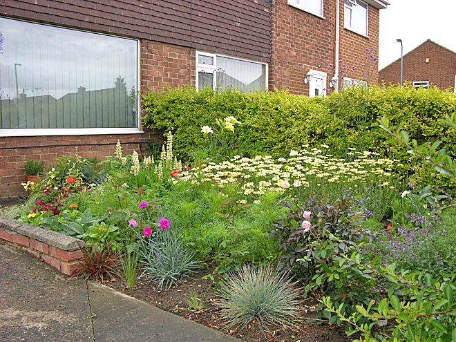 Front Garden - View 2c